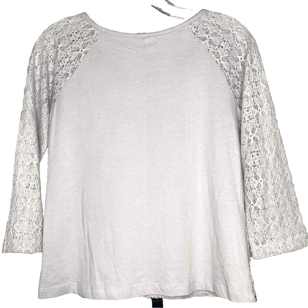 Free People blouse Size XS 3/4 Sleeve boho tribal crochet‎ Embroidered gray top